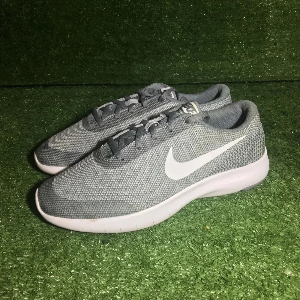 Kids Nike tennis shoes size 7Y womens 8.5 flex experience RN7 gray/white running